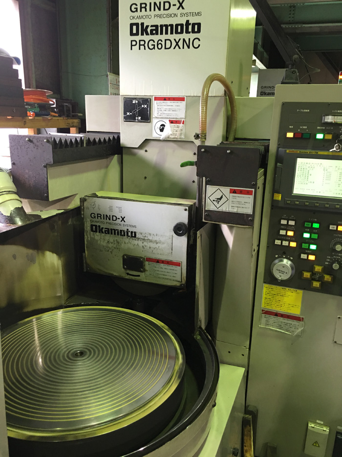 Rotary flat surface grinding machine